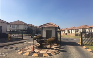 3 Bedroom Apartment in Parkrand