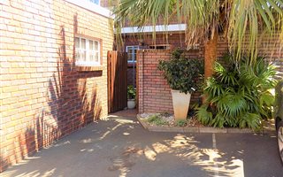 3 Bedroom Duplex in Glen Hills