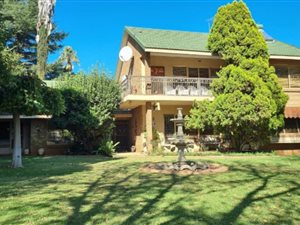 4 Bed House in Flora Gardens