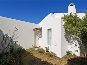 3 Bed House in Lakeside