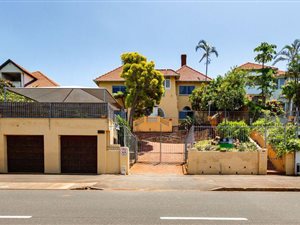 5 Bed House in Berea