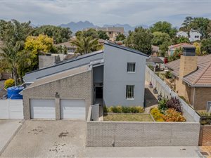 4 Bed House in Vredekloof Heights