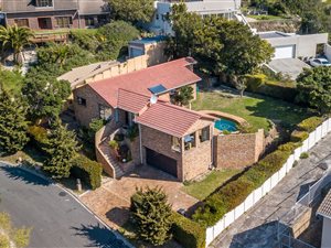 4 Bed House in Hout Bay and surrounds
