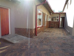 4 Bed House in Bendor