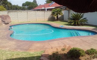 4 Bedroom House in Dalpark