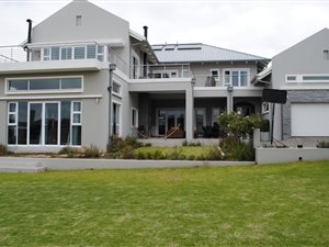 5 Bed House in Waterfall Country Estate