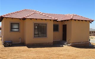 2 Bedroom House in Modderbee