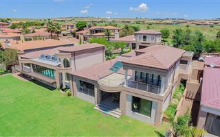 5 Bedroom House in Bankenveld