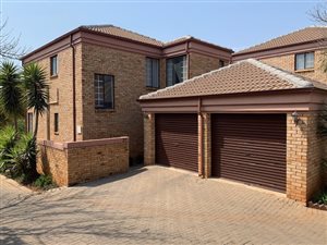 3 Bed Townhouse in Amorosa