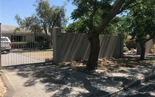 6 Bedroom House in De La Haye