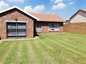 3 Bed Duet in Thatchfield