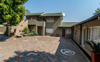 750 m² Commercial space in Mindalore