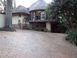 2024 m² Land available in Lynnwood Glen
