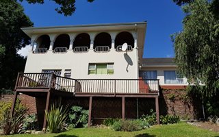 6 Bedroom House in Bergsig