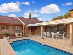 4 Bed House in Elma Park