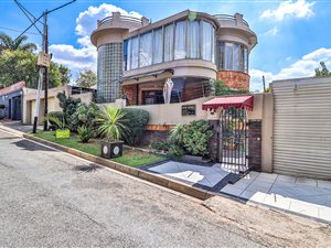 4 Bed House in Orange Grove