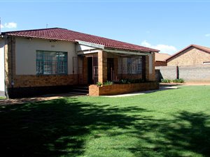 2 Bed House in Homelake