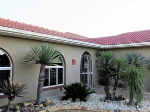 6 Bed House in Panorama