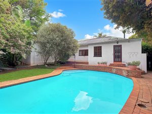 4 Bed House in Parktown North