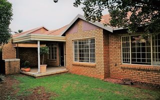 2 Bedroom Simplex in Eldoraigne