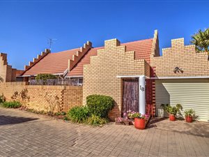 1 Bed Townhouse in Glen Marais