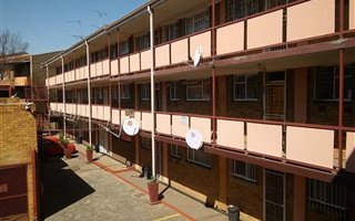 2 Bedroom Apartment in Vanderbijlpark CW