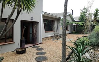 4 Bedroom House in Rosendal