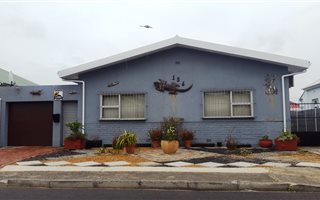 3 Bedroom House in Parow Central