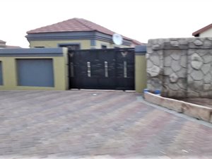 3 Bed House in Roodekop
