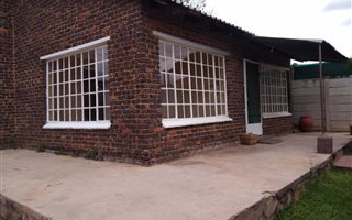 2 Bedroom Flat in Krugersdorp West