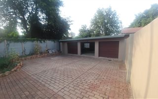 3 Bedroom House in Tileba