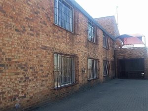 1000 m² Industrial space in Sebenza