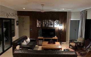 3 Bedroom House in Tinley Manor and surrounds