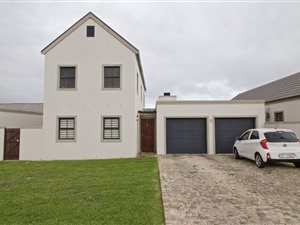 3 Bed House in Dennegeur