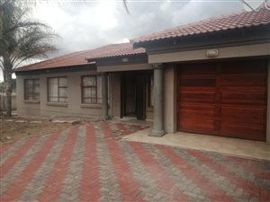 3 Bed House in Mahlasedi Park