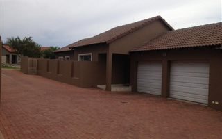 3 Bedroom Townhouse in Thatchfield