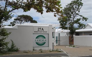 3 Bedroom House in Bergvliet