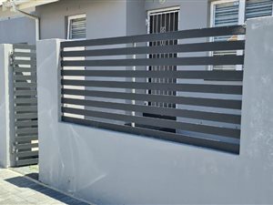3 Bed House in Pelikan Park