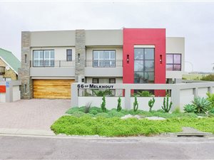 6 Bed House in Kabeljous