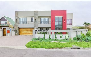 6 Bedroom House in Kabeljous