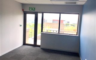 929 m² Office Space in Vorna Valley