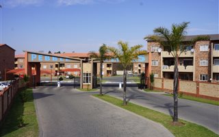 3 Bedroom Apartment in Comet