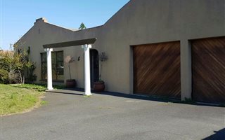 3 Bedroom House in Soneike