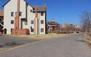 3 Bedroom House in Meerhof