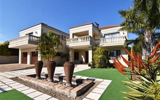 4 Bedroom House in The Crest