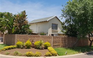 3 Bedroom Duplex in Ravensklip
