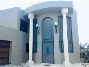 4 Bed House in Meyersdal