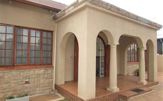 2 Bedroom House in Springs Central