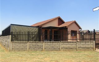 2 Bedroom House in Elandspoort