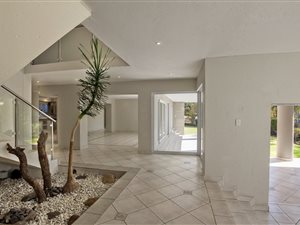 5 Bed House in Dainfern Golf Estate
